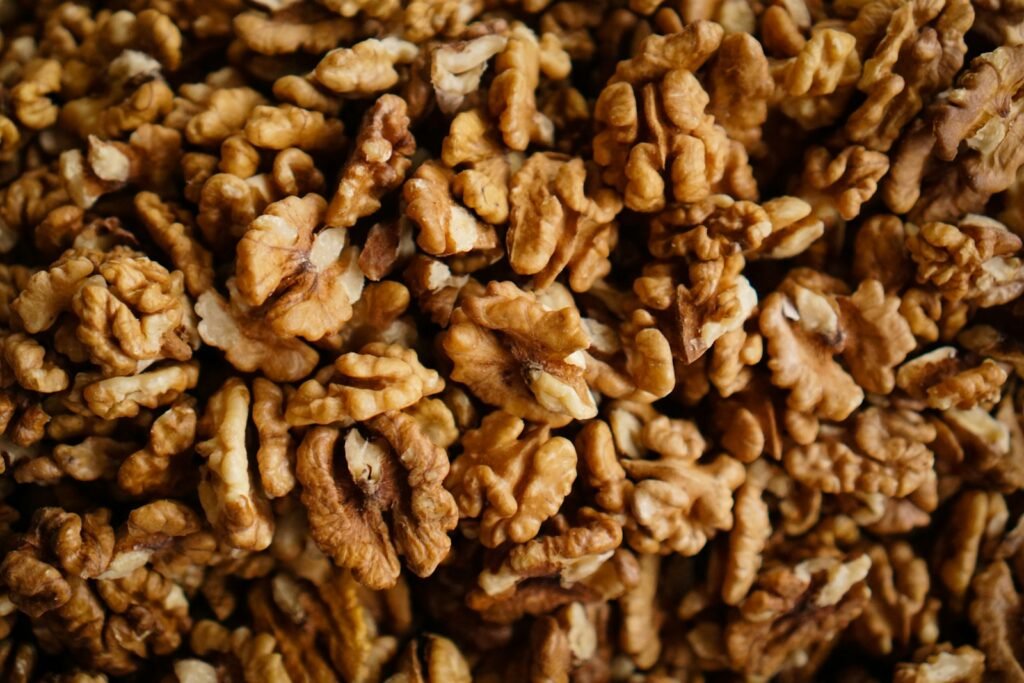 brown nuts - frutos secos
